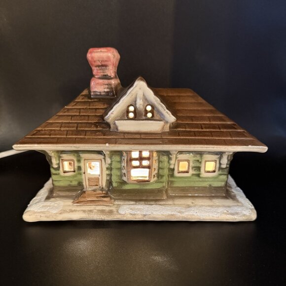 Vintage Ceramic Lighted Train Station & Train by Mr. USA - Picture 3 of 15
